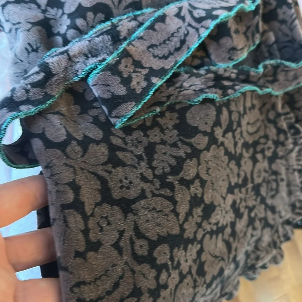 Matilda Jane Kids Robe with Pockets & Hood Size 4 - Velour Brown Floral - Picture 11 of 12